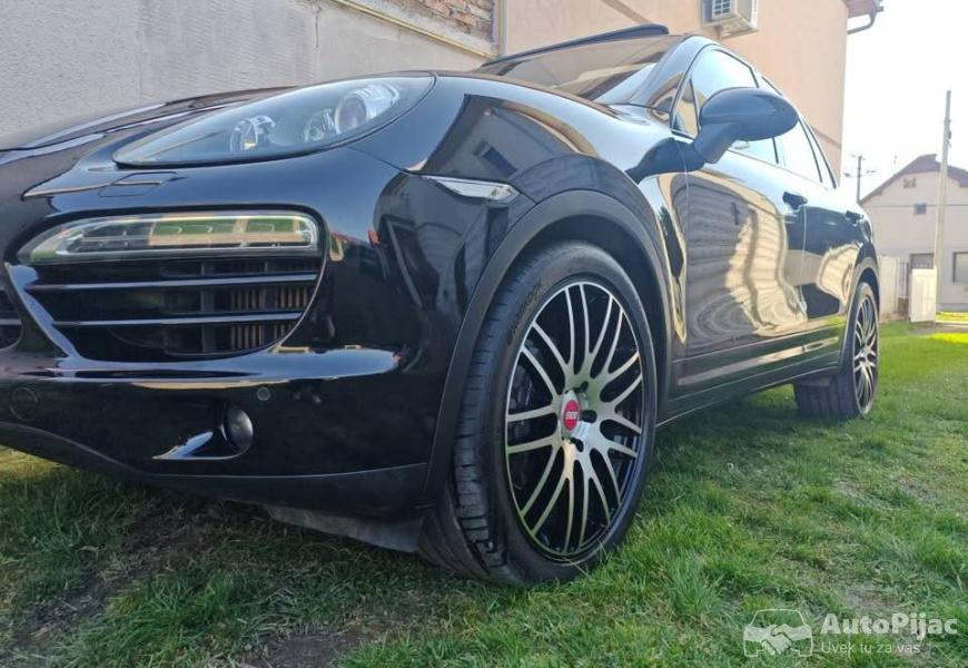 2012_porsche_cayenne_4_polovni_automobili_autopijac.rs