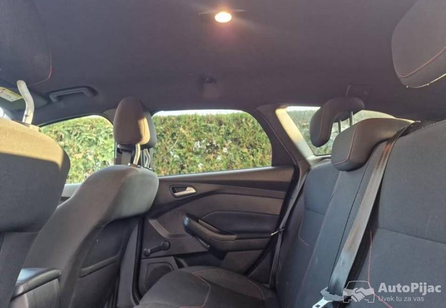 ford_focus_2016_st_line_oprema_11_polovni_automobili_autopijac.rs