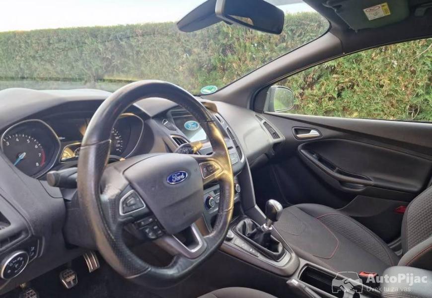 ford_focus_2016_st_line_oprema_7_polovni_automobili_autopijac.rs