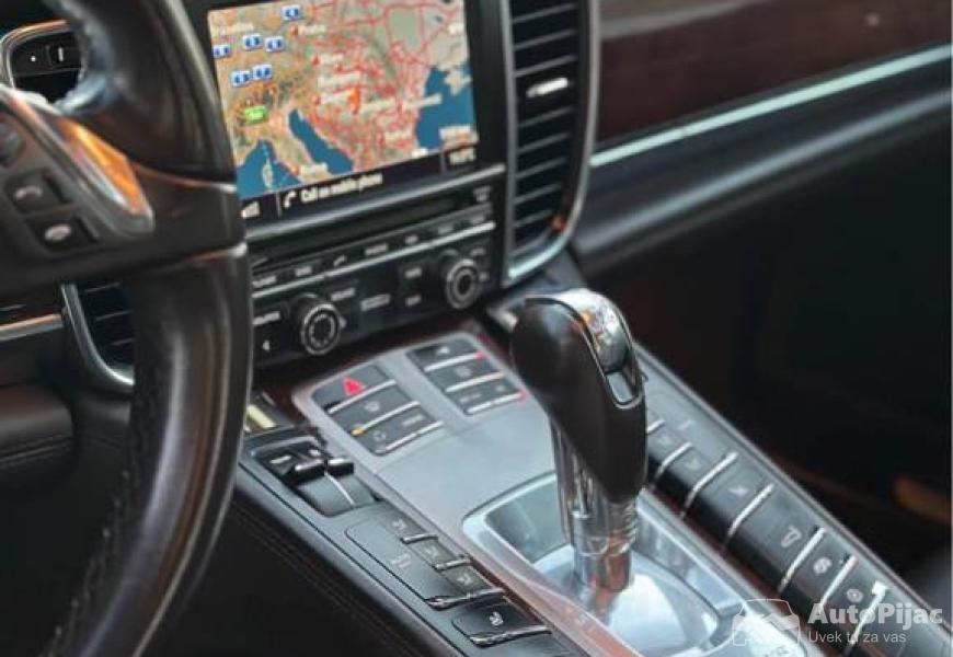 2010_porsche_panamera_4s_48_v8_4x4_7_polovni_automobili_autopijac.rs