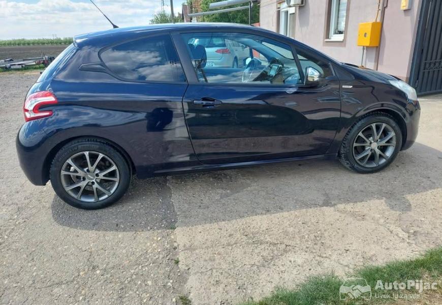 2013_peugeot_208_16ehdi_style_perla_12_polovni_automobili_autopijac.rs
