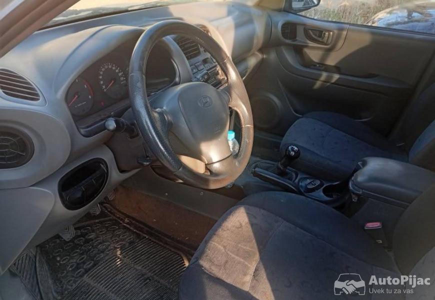 2002_hjundai_santa_fe_4_polovni_automobili_autopijac.rs