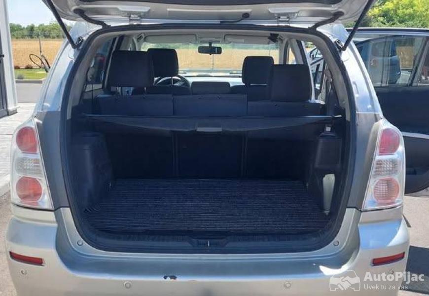 toyota_corolla_verso_7_polovni_automobili_autopijac.rs