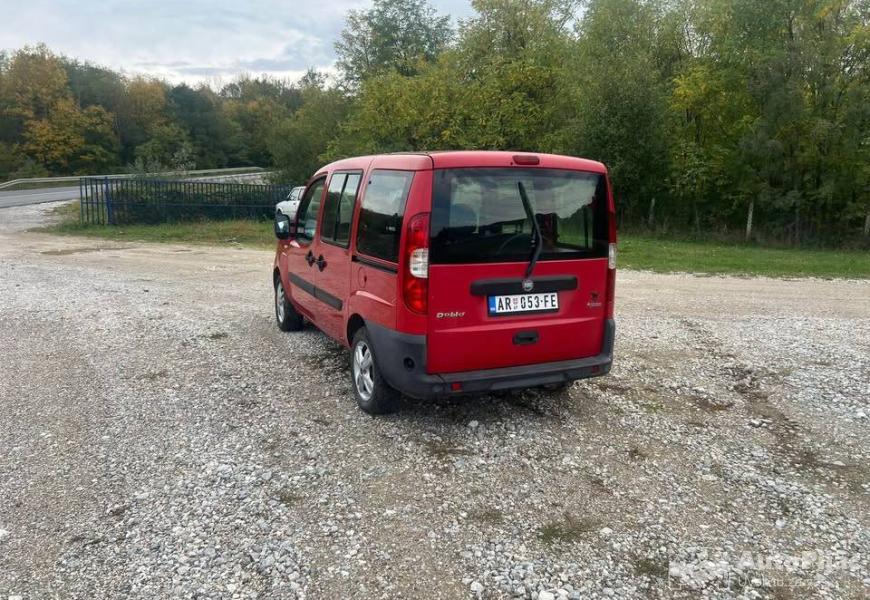 na_prodaju_fiat_doblo_2006god_16_benzinmetan_velik_4_polovni_automobili_autopijac.rs