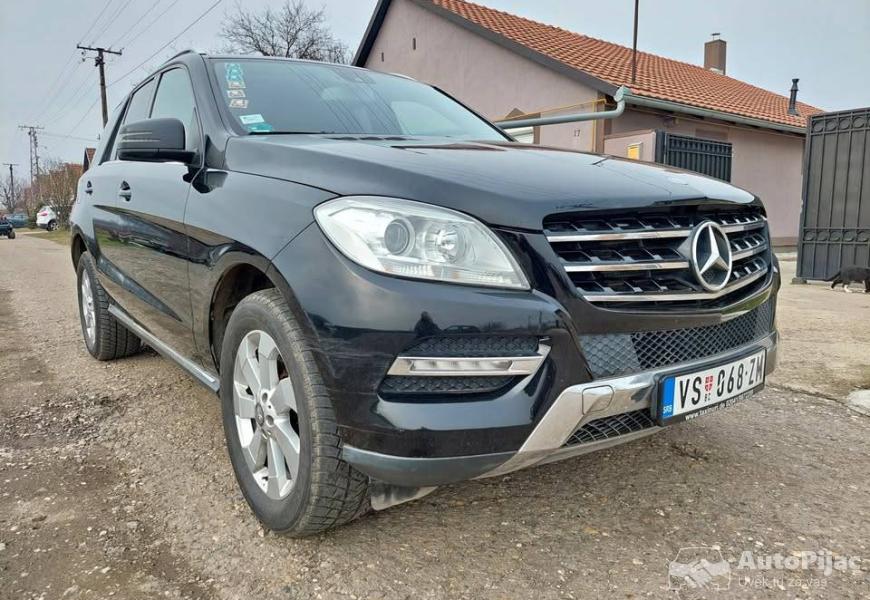 2012_mercedesbenz_ml250_bluetek_vlasnik_1_polovni_automobili_autopijac.rs