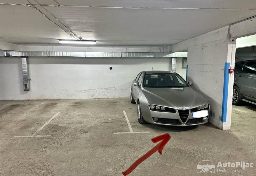 garazno_mesto_u_centru_1_polovni_automobili_autopijac.rs