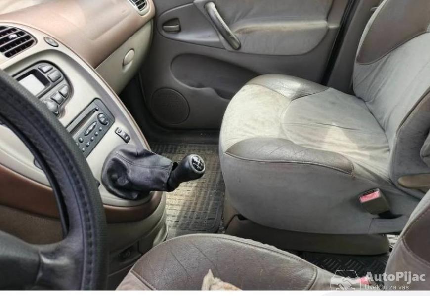 na_prodaju_citroen_picasso_20_godiste_2002_5_polovni_automobili_autopijac.rs