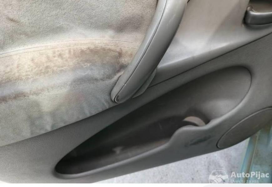 na_prodaju_citroen_picasso_20_godiste_2002_6_polovni_automobili_autopijac.rs