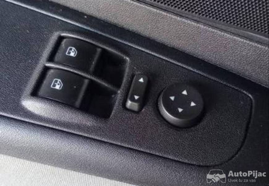 fiat_grande_punto_14_8v_2006g_14_polovni_automobili_autopijac.rs
