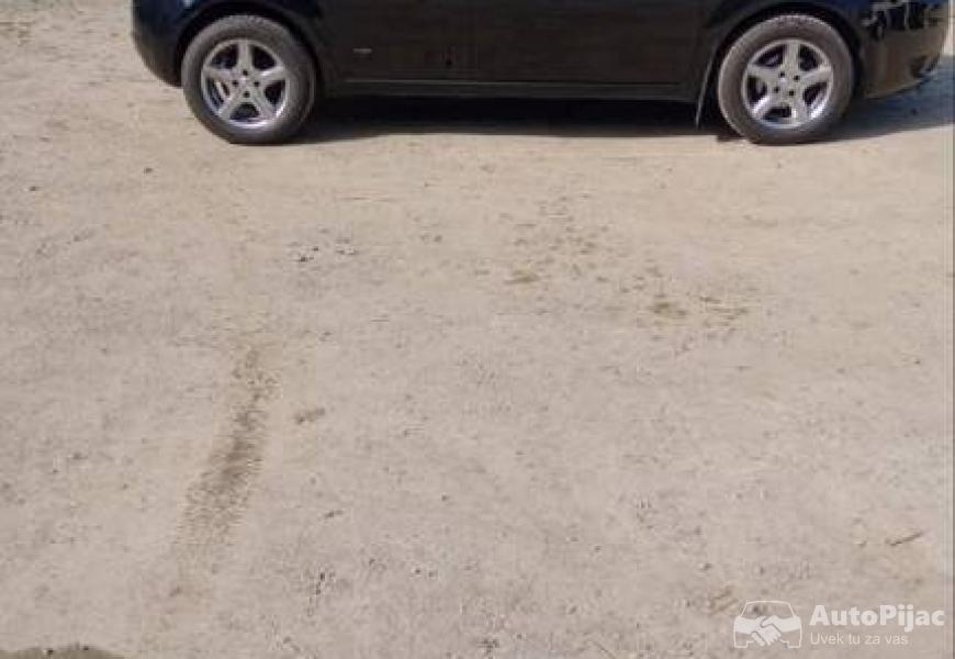 fiat_grande_punto_14_8v_2006g_5_polovni_automobili_autopijac.rs