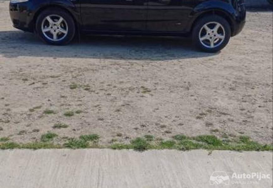 fiat_grande_punto_14_8v_2006g_6_polovni_automobili_autopijac.rs