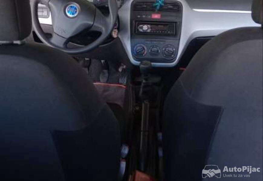 fiat_grande_punto_14_8v_2006g_8_polovni_automobili_autopijac.rs