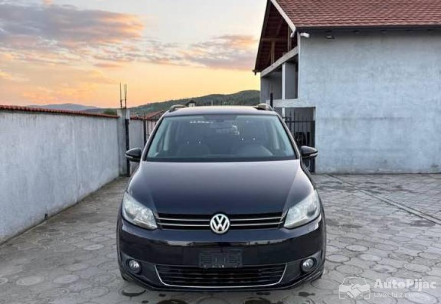touran_14_benzin_1_polovni_automobili_autopijac.rs