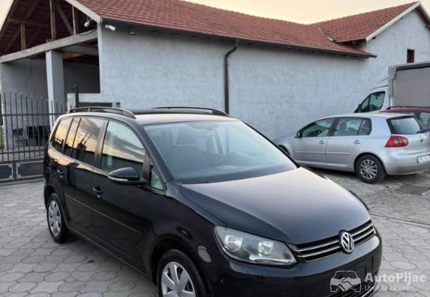 touran_14_benzin_3_polovni_automobili_autopijac.rs
