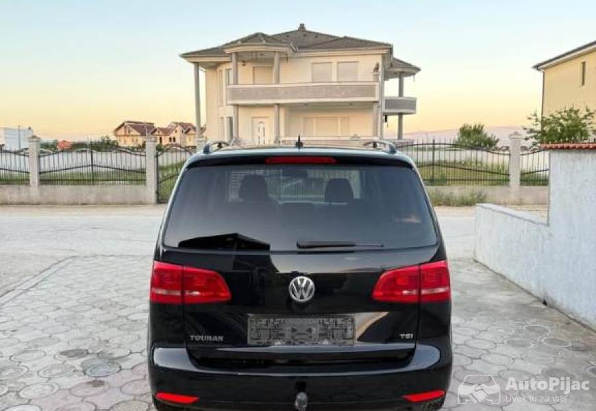 touran_14_benzin_4_polovni_automobili_autopijac.rs