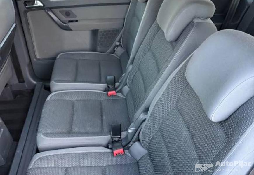 touran_14_benzin_7_polovni_automobili_autopijac.rs