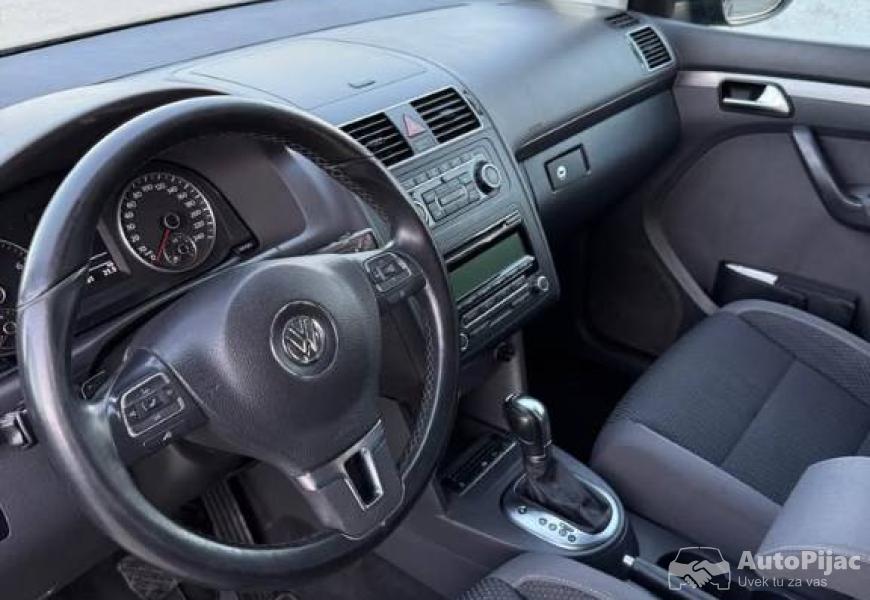touran_14_benzin_9_polovni_automobili_autopijac.rs