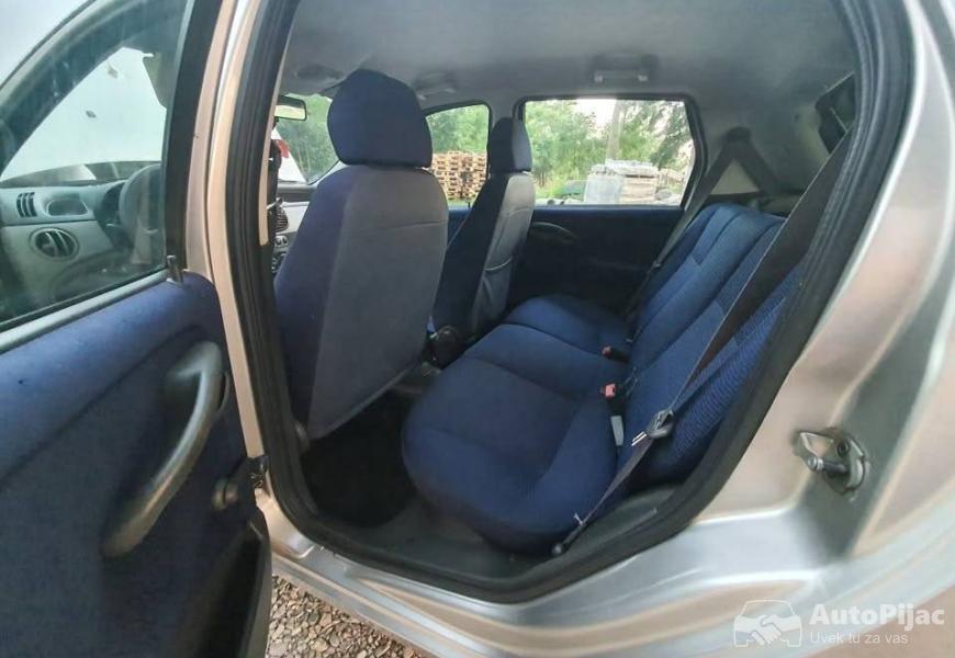 fiat_punto_12_8v_2001_godiste_10_polovni_automobili_autopijac.rs