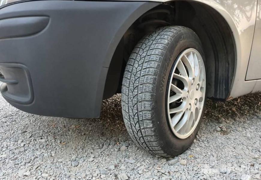 fiat_punto_12_8v_2001_godiste_13_polovni_automobili_autopijac.rs
