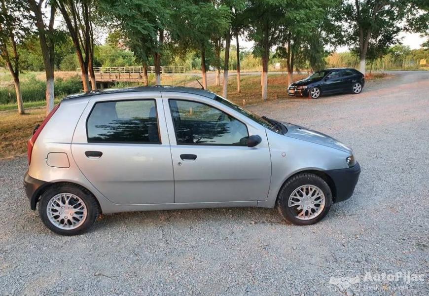 fiat_punto_12_8v_2001_godiste_5_polovni_automobili_autopijac.rs