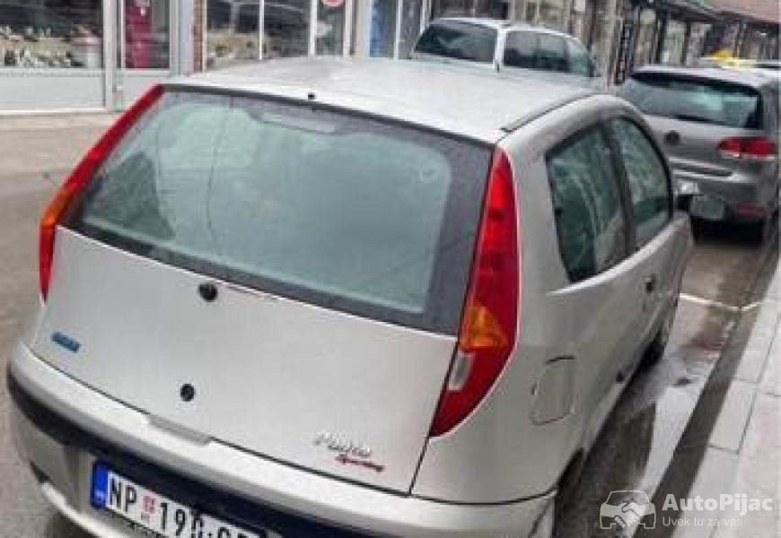 fiat_punto_12_automatik_3_polovni_automobili_autopijac.rs