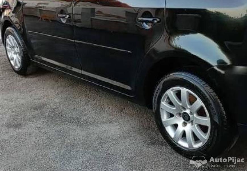 volkswagen_touran_19_tdi_77kw_3_polovni_automobili_autopijac.rs
