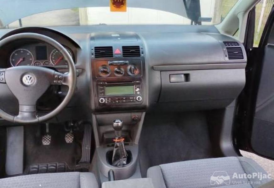 volkswagen_touran_19_tdi_77kw_4_polovni_automobili_autopijac.rs