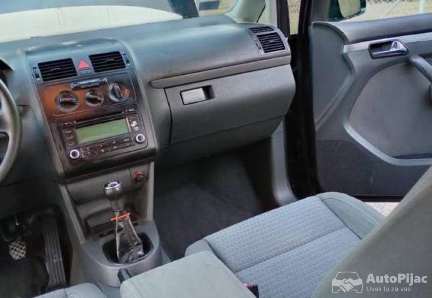 volkswagen_touran_19_tdi_77kw_5_polovni_automobili_autopijac.rs