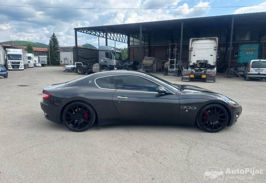 maserati_granturismo_42_v8_ferrari_5_polovni_automobili_autopijac.rs