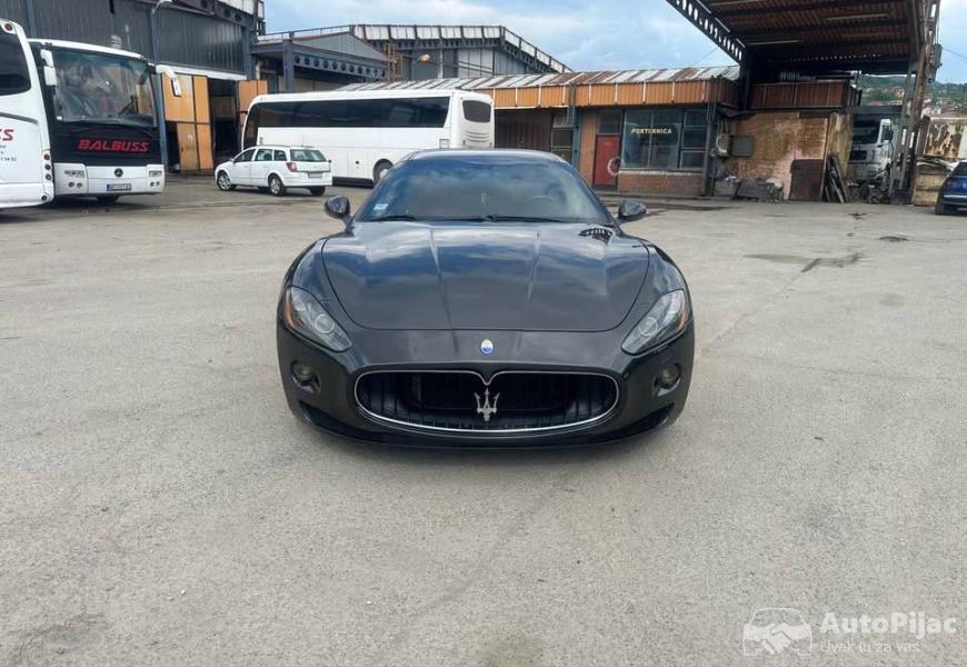 maserati_granturismo_42_v8_ferrari_7_polovni_automobili_autopijac.rs
