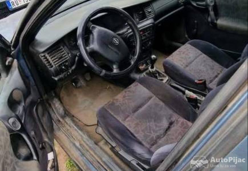 delovi_bezin_ispravna_pali_2_polovni_automobili_autopijac.rs