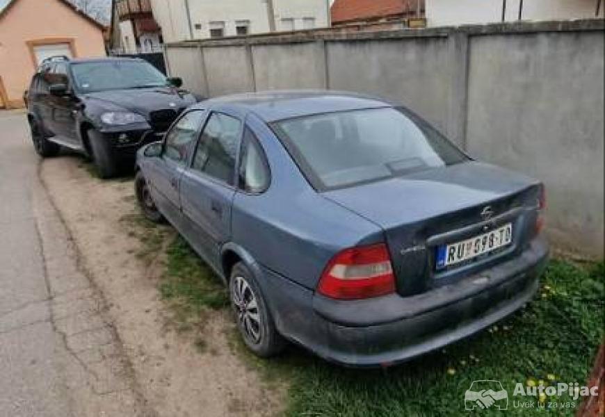 delovi_bezin_ispravna_pali_3_polovni_automobili_autopijac.rs