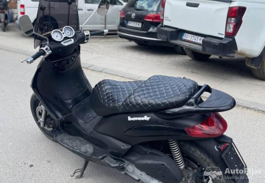 piaggio_beverly_200_4_polovni_automobili_autopijac.rs
