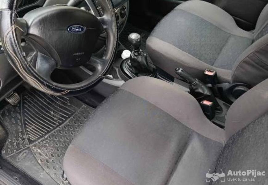 ford_fokus_2004g_3_polovni_automobili_autopijac.rs