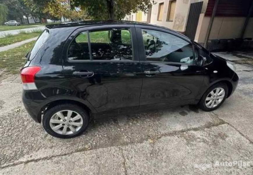 toyota_yaris_13_vtti_101ks_2010_4_polovni_automobili_autopijac.rs