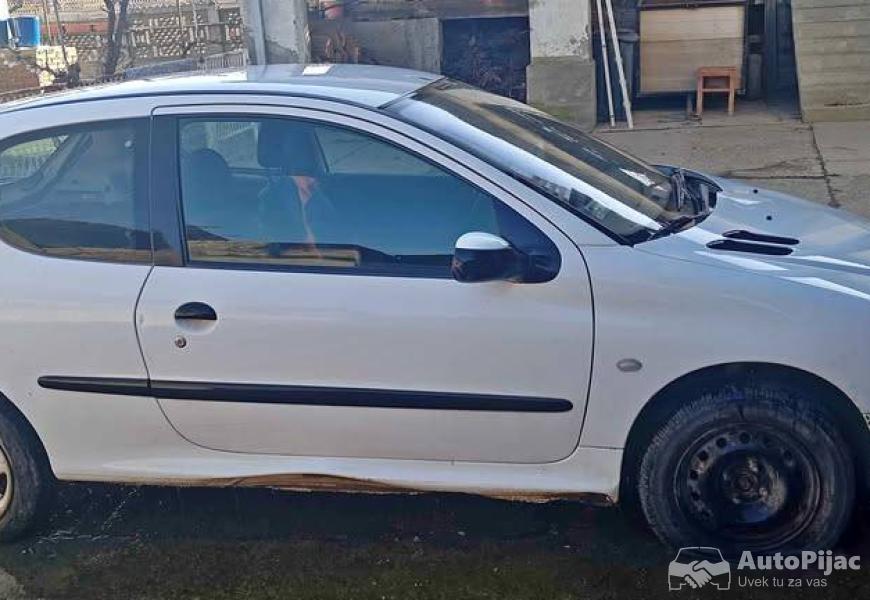 vrata_gepek_hauba_krila_stakla_pezo_206_1_polovni_automobili_autopijac.rs