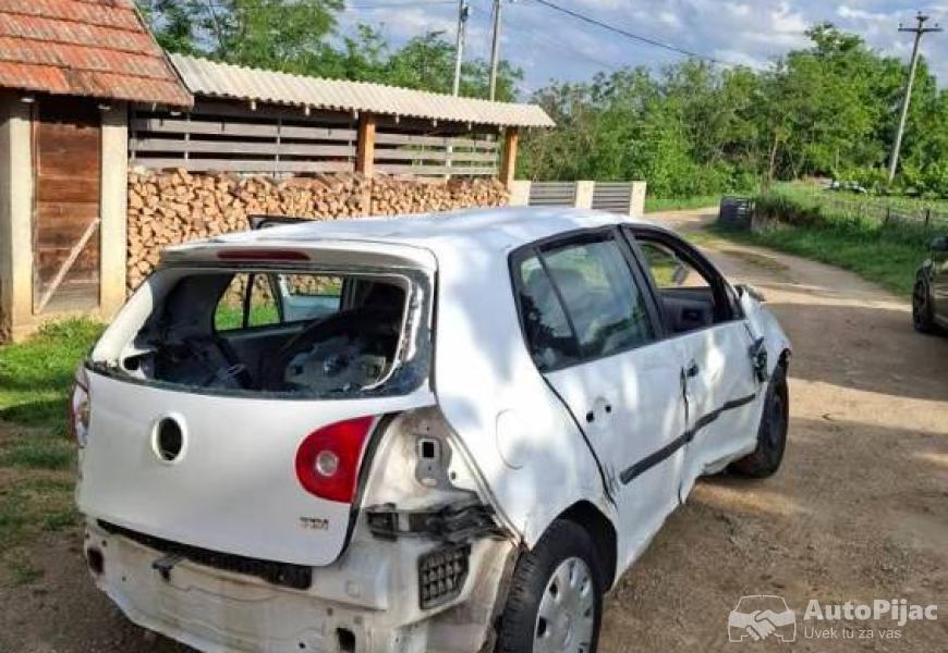 golf_5_19_tdi_u_delovima_3_polovni_automobili_autopijac.rs