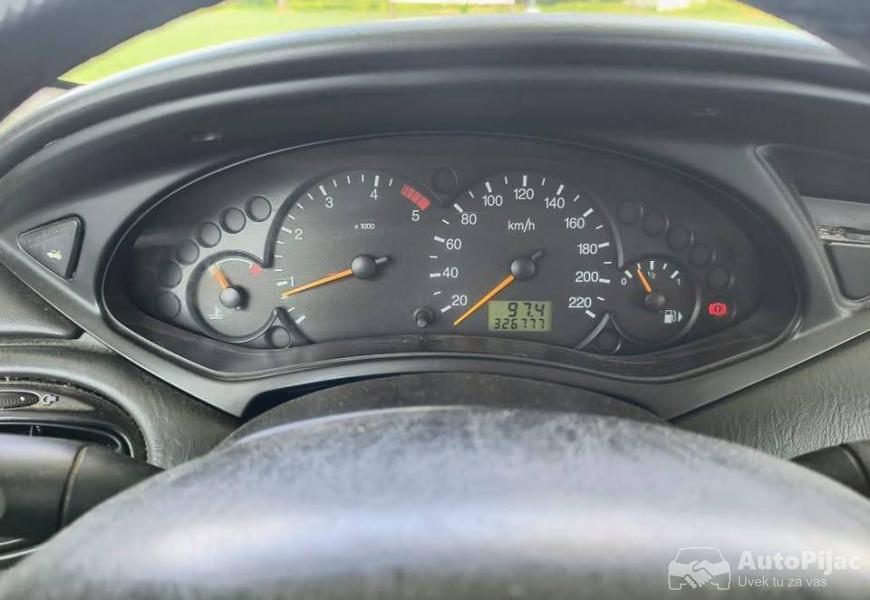 ford_fokus_18_tdci_2003god_6_polovni_automobili_autopijac.rs