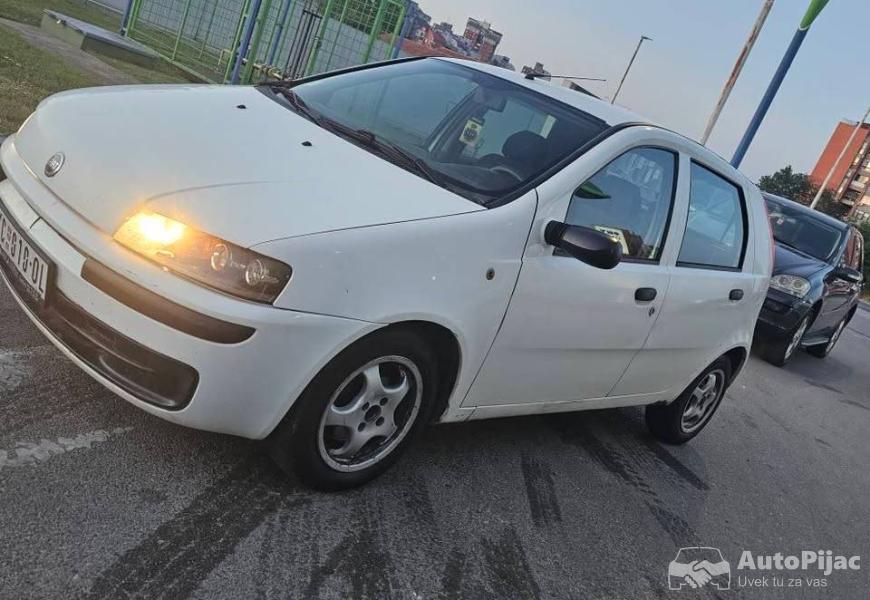 fiat_punto_19_jtd_80_konja_3_polovni_automobili_autopijac.rs