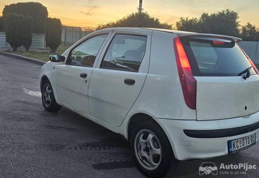fiat_punto_19_jtd_80_konja_5_polovni_automobili_autopijac.rs