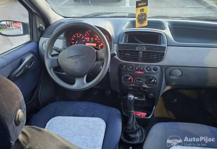 fiat_punto_19_jtd_80_konja_7_polovni_automobili_autopijac.rs