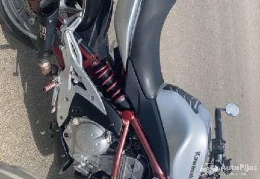 kawasaki_er6n_9_polovni_automobili_autopijac.rs