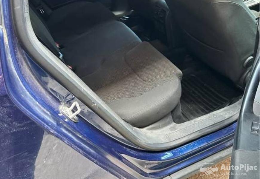 pasat_b6_20tdi_8v_7_polovni_automobili_autopijac.rs