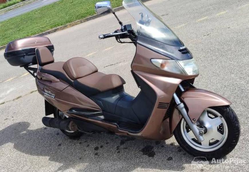 suzuki_4_polovni_automobili_autopijac.rs