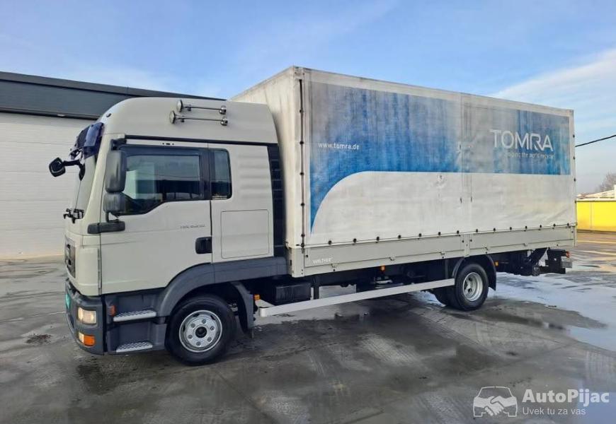 u_ponudi_vise_kamiona_poziv_na_broj_7_polovni_automobili_autopijac.rs