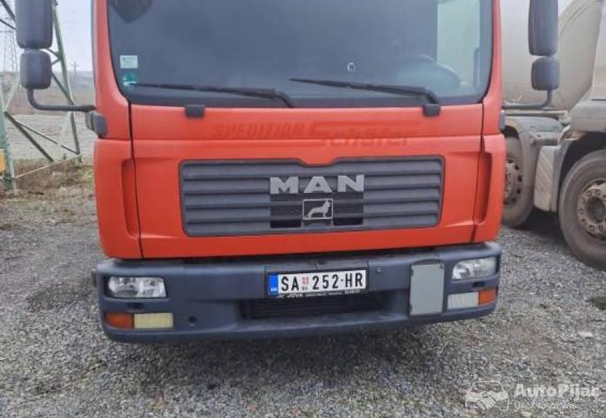 u_ponudi_vise_kamiona_poziv_na_broj_8_polovni_automobili_autopijac.rs
