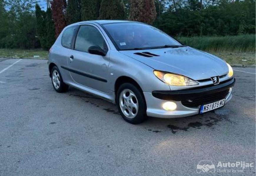 pezov_206_2_polovni_automobili_autopijac.rs