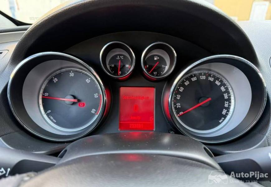 opel_insingnia_20_cdti_110_ks_godiste_2009_registr_7_polovni_automobili_autopijac.rs