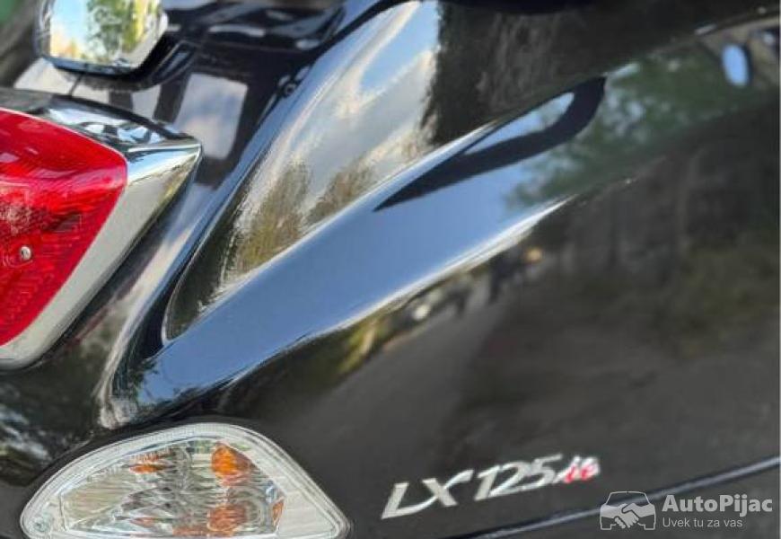 piaggio_vespa_lx125_1700_9_polovni_automobili_autopijac.rs