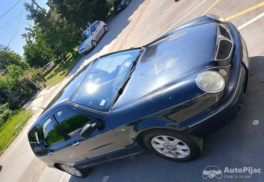 lancia_2_polovni_automobili_autopijac.rs